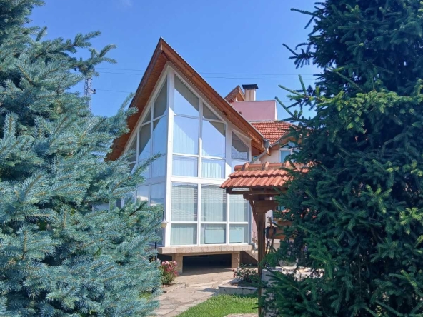 Къща в Търговище, Център - 415 кв.м за 640 €/кв.м - Снимка #1