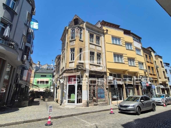 Къща в Пловдив, Център - 150 кв.м за 1020 €/кв.м - Снимка #1