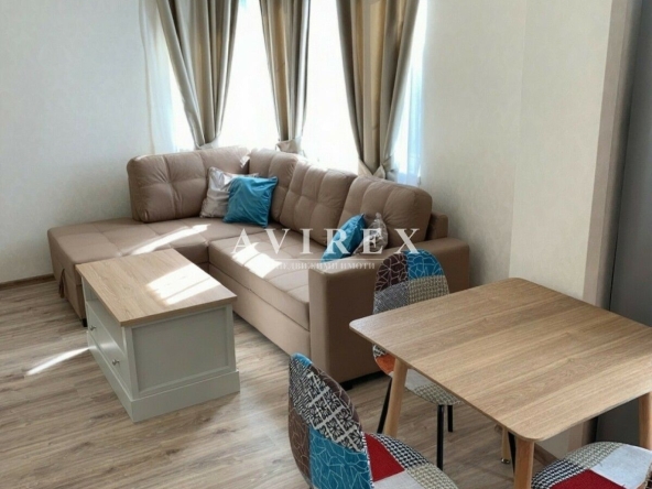 Дава се под наем Двустаен апартамент в Пловдив, Център - 75 кв.м за 497.25 € - Снимка #1
