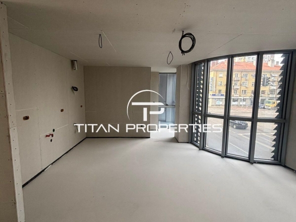 Двустаен апартамент в Бургас, Център - 100 кв.м за 1352 €/кв.м - Снимка #1