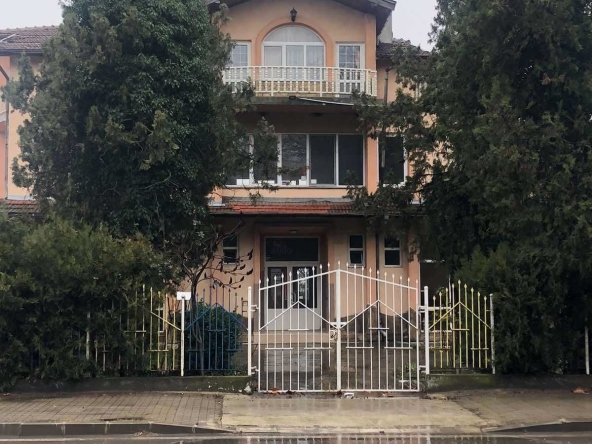 Къща в Димитровград - 720 кв.м за 209 €/кв.м - Снимка #1