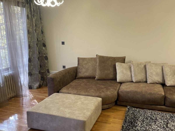 Дава се под наем Тристаен апартамент в София, Лозенец - 115 кв.м за 1097.01 € - Снимка #1