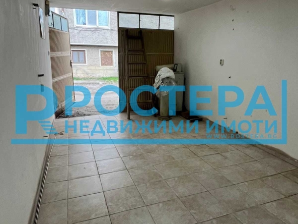 Гараж / Паркомясто в Търговище, Център - 18 кв.м за 992 €/кв.м - Снимка #1