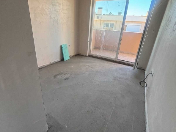 Тристаен апартамент в Пловдив, Остромила - 125 кв.м за 526 €/кв.м - Снимка #1