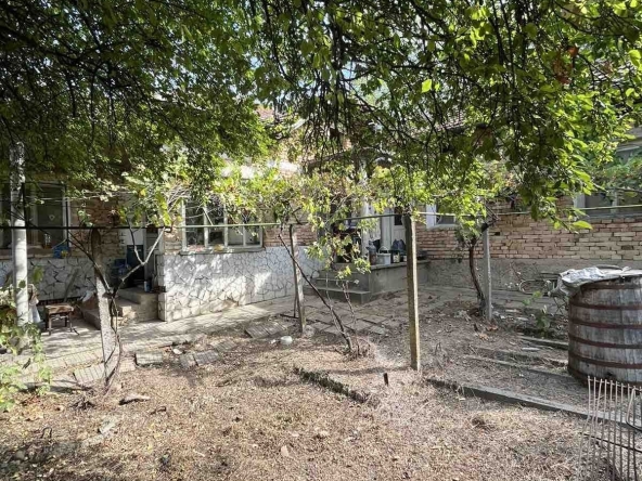 Къща в с. Бръшляница, Област Плевен - 103 кв.м за 126 €/кв.м - Снимка #1