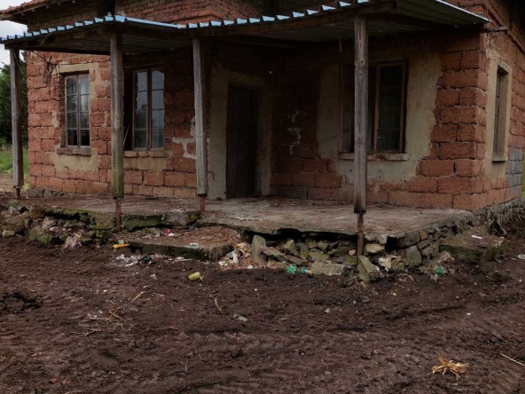 Къща в с. Долни Раковец, Област Перник - 72 кв.м за 284 €/кв.м - Снимка #1