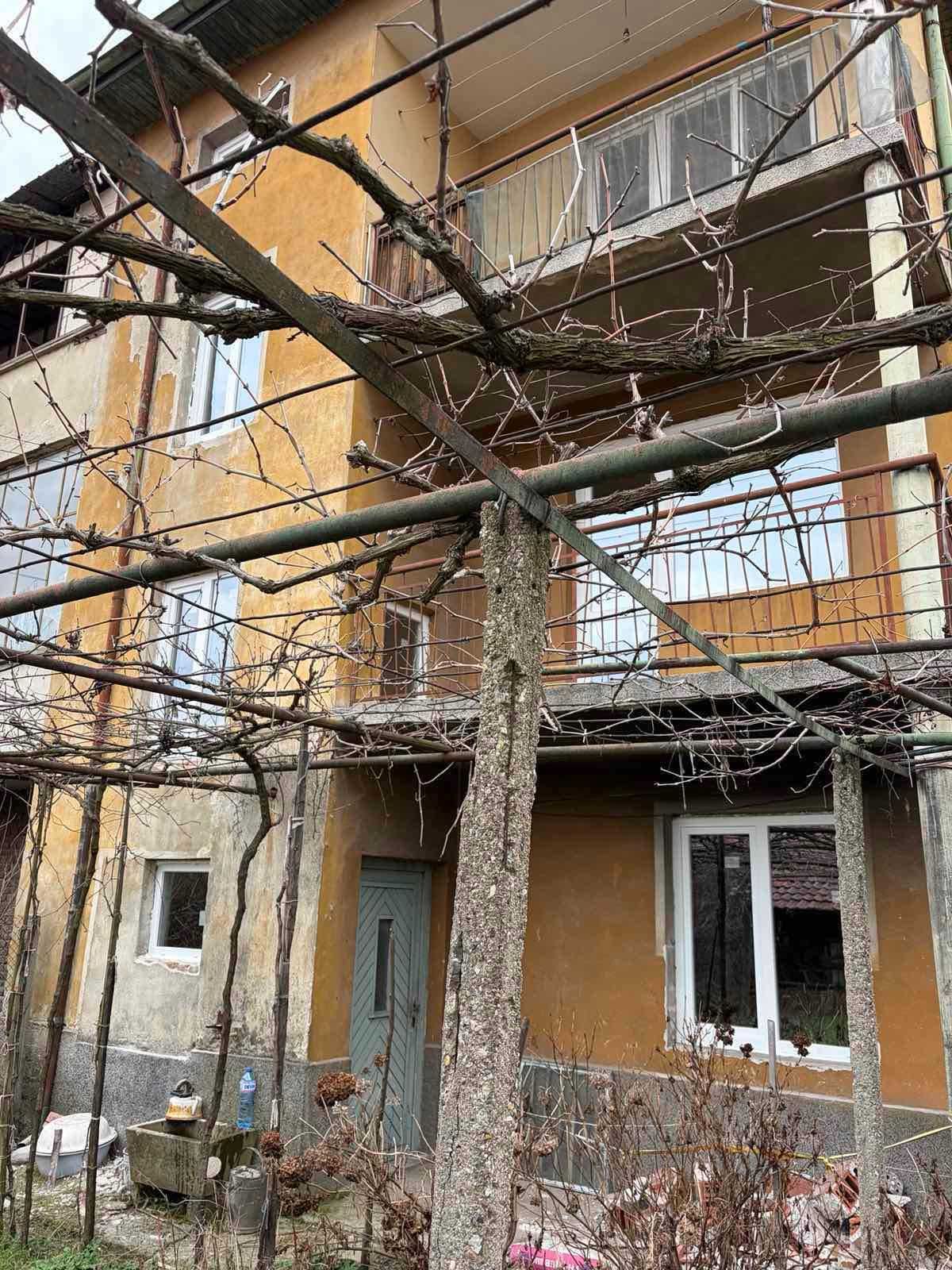 Етаж от къща в Кюстендил, Център - 100 кв.м за 383 €/кв.м - Снимка #1