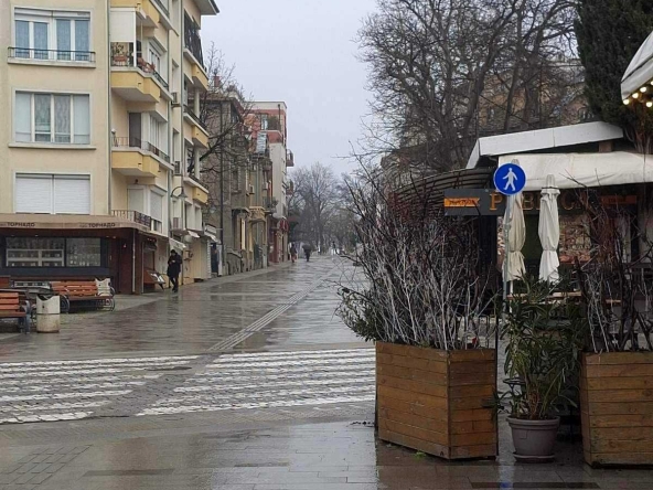 Дава се под наем Офис в Бургас, Център - 63 кв.м за 1346.4 € - Снимка #1