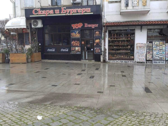 Дава се под наем Магазин в Бургас, Център - 63 кв.м за 1346.4 € - Снимка #1