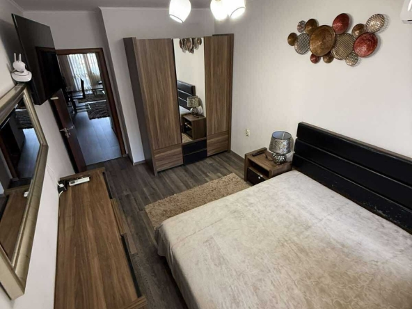 Дава се под наем Тристаен апартамент в София, Зона Б-18 - 100 кв.м за 1097.01 € - Снимка #1