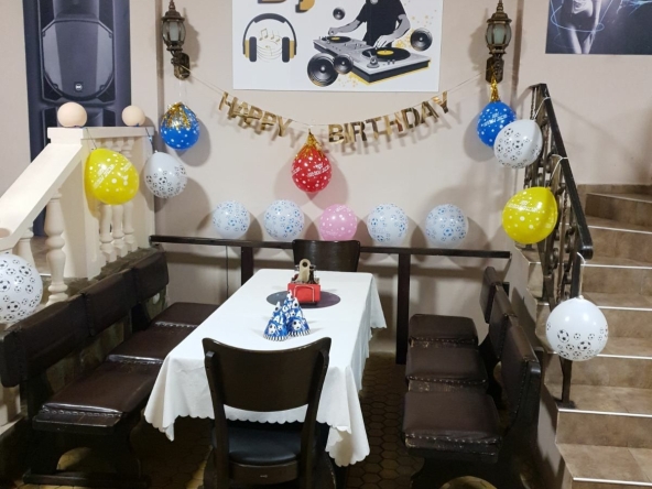 Дава се под наем Заведение в Стара Загора, Център - 200 кв.м за 947.58 € - Снимка #1