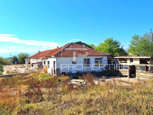 Промишлена сграда в с. Богданица, Област Пловдив - 3535 кв.м за 8 €/кв.м - Снимка #1