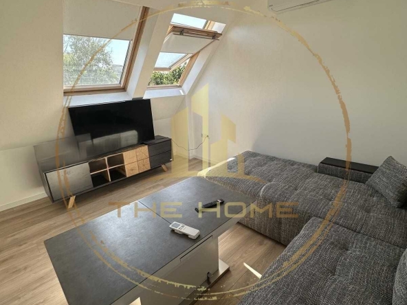 Дава се под наем Тристаен апартамент в Варна, Изгрев - 115 кв.м за 897.6 € - Снимка #1