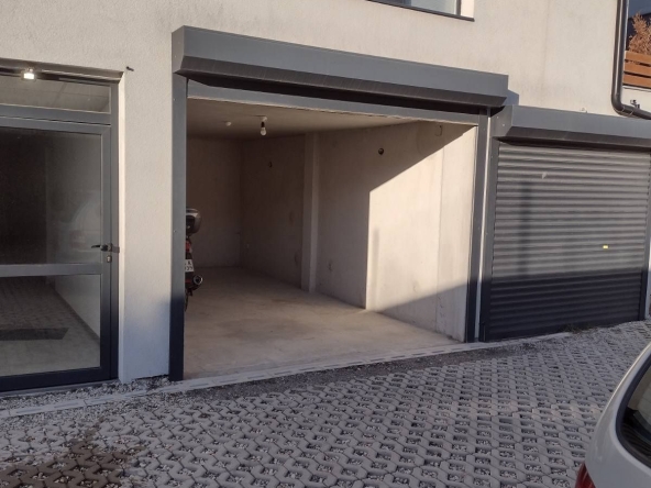 Дава се под наем Гараж / Паркомясто в София, в.з. Малинова долина - 22 кв.м за 119.34 € - Снимка #1