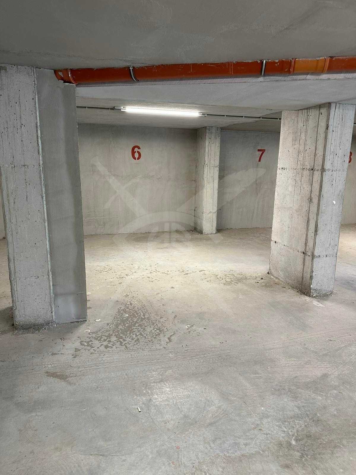 Гараж / Паркомясто в Бургас, Изгрев - 17 кв.м за 795 €/кв.м - Снимка #1