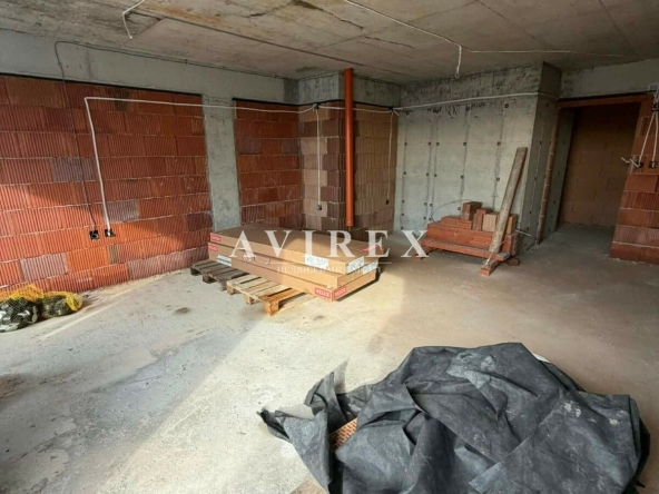 Тристаен апартамент в Пловдив, Христо Смирненски - 121 кв.м за 814 €/кв.м - Снимка #1