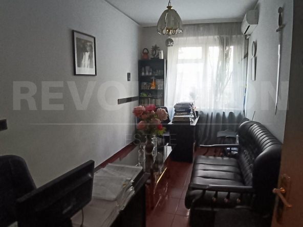 Тристаен апартамент в София, Център - 71 кв.м за 2730 €/кв.м - Снимка #1