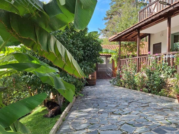 Къща в с. Ощава, Област Благоевград - 275 кв.м за 649 €/кв.м - Снимка #1