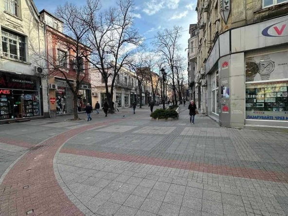 Етаж от къща в Пловдив, Център - 153 кв.м за 1000 €/кв.м - Снимка #1