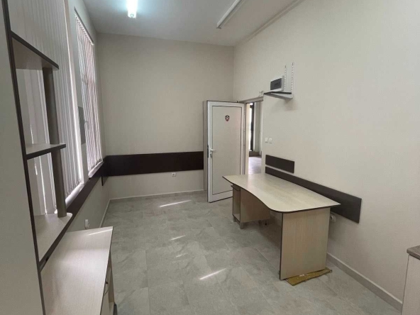 Дава се под наем Офис в Пловдив, Южен - 18 кв.м за 204 € - Снимка #1