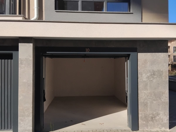 Гараж / Паркомясто в Пловдив, Христо Смирненски - 24 кв.м за 839 €/кв.м - Снимка #1