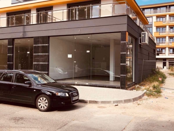 Дава се под наем Магазин в Асеновград - 68 кв.м за 478.38 € - Снимка #1