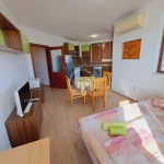 Дава се под наем Двустаен апартамент в к.к. Св.Св. Константин и Елена - 55 кв.м за 500 € - Снимка #1