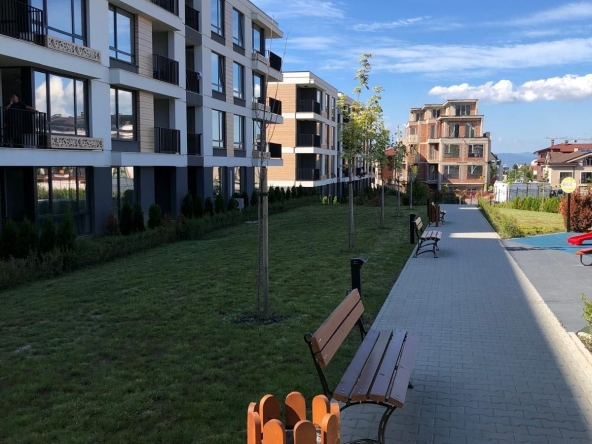 Дава се под наем Тристаен апартамент в София, Витоша - 90 кв.м за 736.95 € - Снимка #1