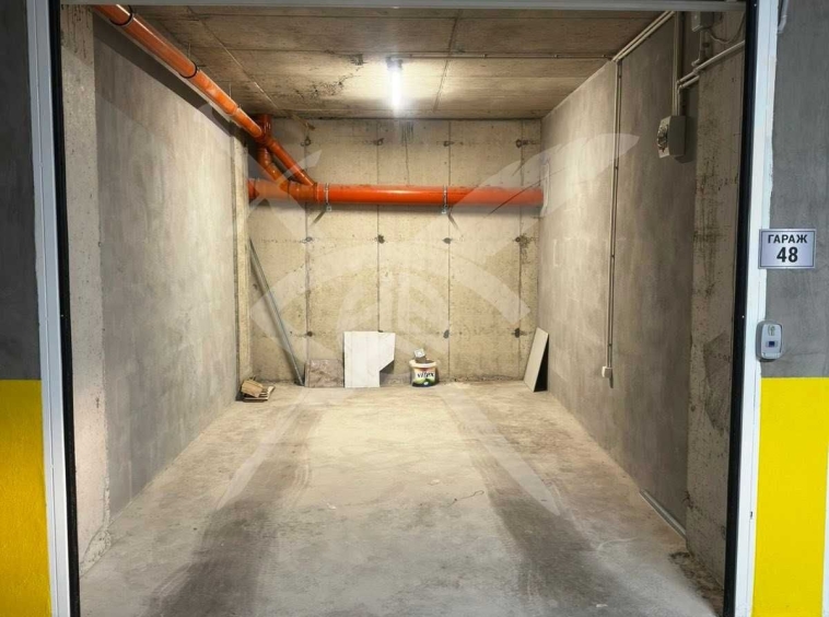 Гараж / Паркомясто в Бургас, Възраждане - 18 кв.м за 992 €/кв.м - Снимка #1