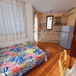 Дава се под наем Двустаен апартамент в к.к. Св.Св. Константин и Елена - 55 кв.м за 450 € - Снимка #1