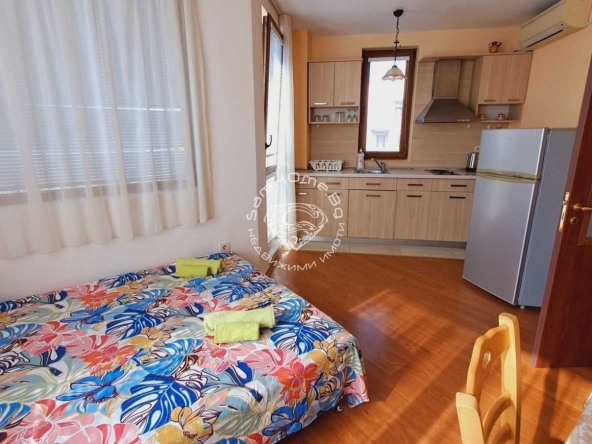 Дава се под наем Двустаен апартамент в к.к. Св.Св. Константин и Елена - 55 кв.м за 450 € - Снимка #1