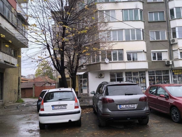 Магазин в Казанлък - 85 кв.м за 1020 €/кв.м - Снимка #1