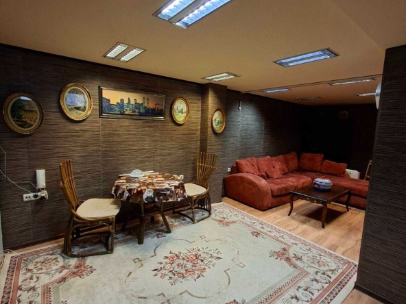 Дава се под наем Едностаен апартамент в Варна, Център - 76 кв.м за 498.27 € - Снимка #1