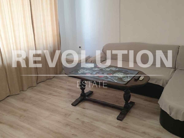 Дава се под наем Тристаен апартамент в Варна, м-т Траката - 100 кв.м за 498.27 € - Снимка #1
