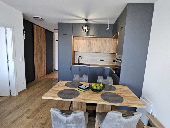 Дава се под наем Двустаен апартамент в София, Лозенец - 80 кв.м за 428.91 € - Снимка #1