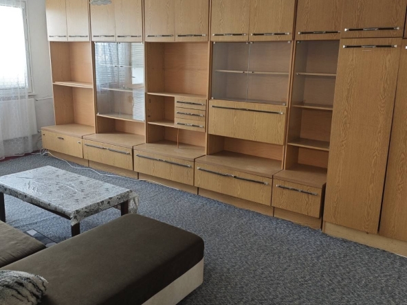 Дава се под наем Двустаен апартамент в Враца, Център - 70 кв.м за 248.88 € - Снимка #1