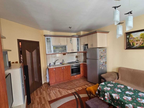 Дава се под наем Двустаен апартамент в Асеновград - 500 кв.м за 255 € - Снимка #1