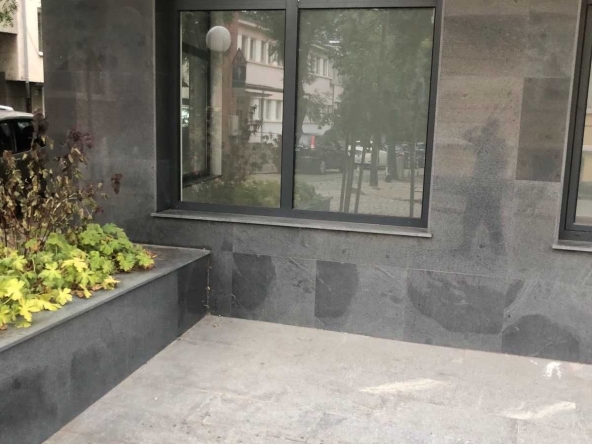 Дава се под наем Офис в София, Оборище - 40 кв.м за 1176.57 € - Снимка #1