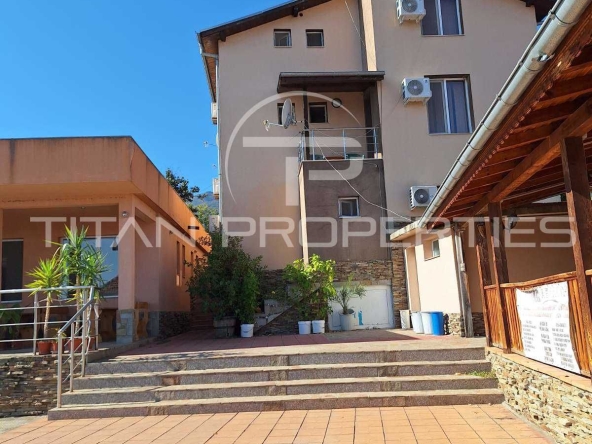 Хотел в Пловдив, Тракия - 390 кв.м за 654 €/кв.м - Снимка #1