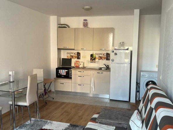 Тристаен апартамент в Бяла - 84 кв.м за 455 €/кв.м - Снимка #1