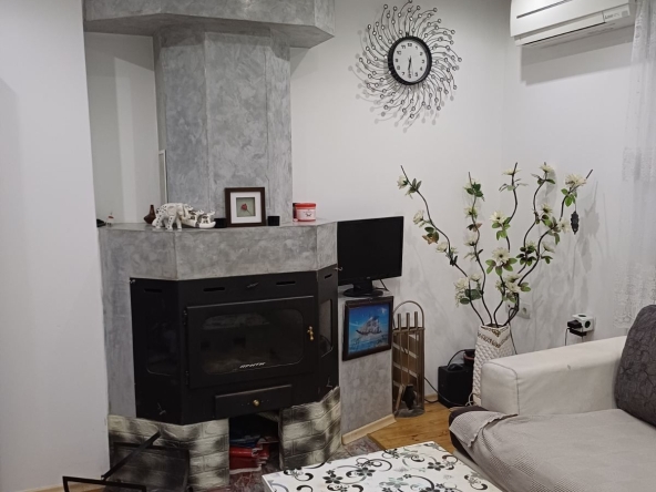 Етаж от къща в Асеновград - 100 кв.м за 740 €/кв.м - Снимка #1