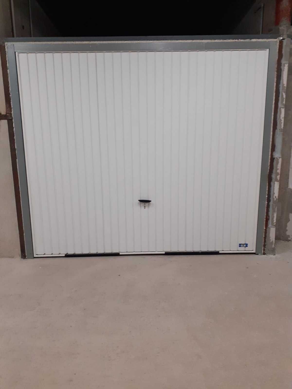 Дава се под наем Гараж / Паркомясто в София, Люлин 1 - 15 кв.м за 124.44 € - Снимка #1