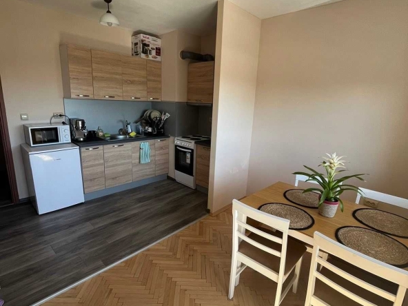 Дава се под наем Двустаен апартамент в София, Център - 81 кв.м за 598.23 € - Снимка #1