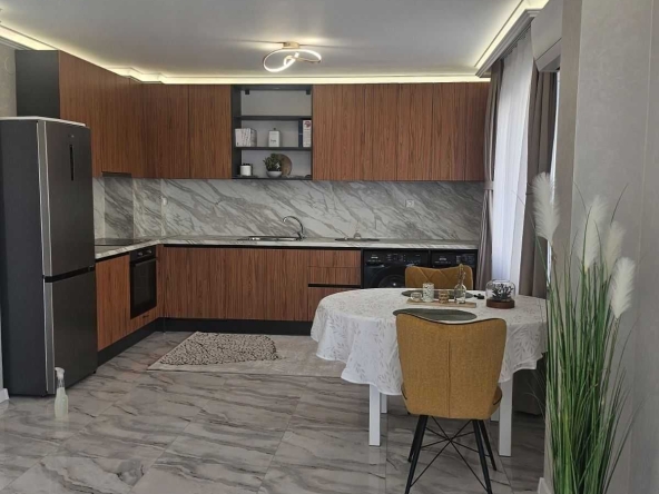 Двустаен апартамент в Пловдив, Кючук Париж - 66 кв.м за 1167 €/кв.м - Снимка #1