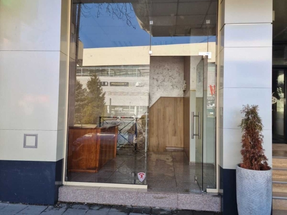 Дава се под наем Магазин в Пловдив, Христо Смирненски - 20 кв.м за 997.05 € - Снимка #1