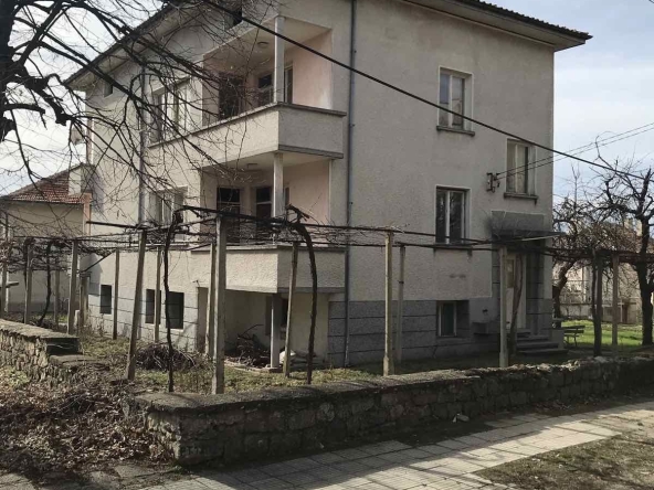 Къща в Хисаря - 354 кв.м за 281 €/кв.м - Снимка #1