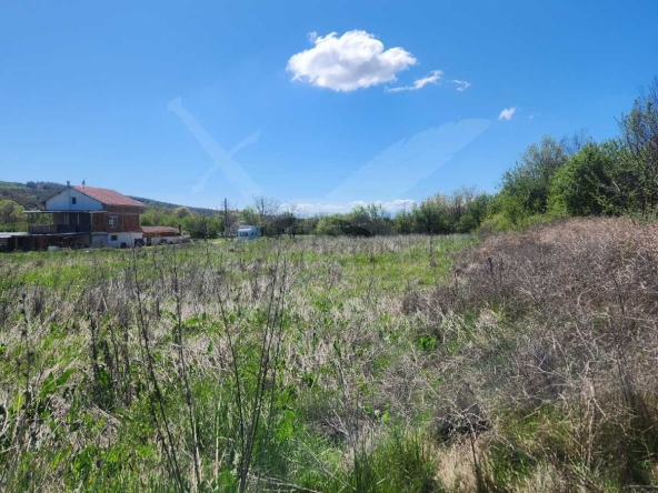 Парцел в Хисаря - 2020 кв.м за 19 €/кв.м - Снимка #1