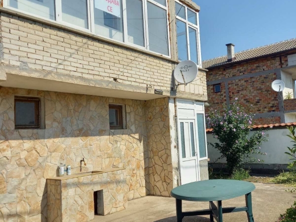 Къща в с. Боянци, Област Пловдив - 180 кв.м за 468 €/кв.м - Снимка #1