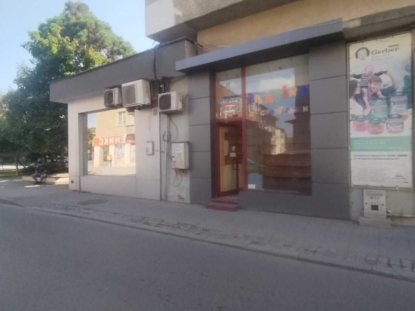 Магазин в Разград, Център - 20 кв.м за 4080 €/кв.м - Снимка #1