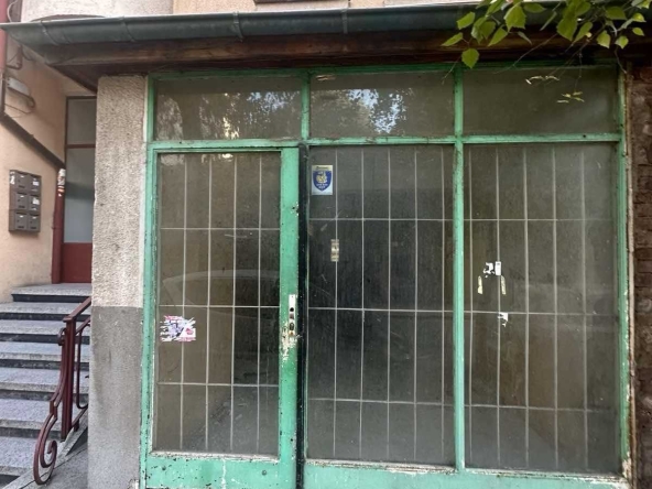 Магазин в Пловдив, Център - 90 кв.м за 1223 €/кв.м - Снимка #1